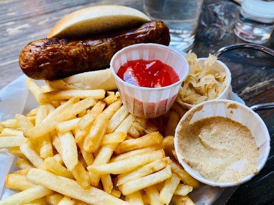 Bratwurst w/ fries