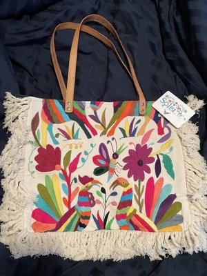 Tried to find their Otomi bag in store but they were out of stock. Ended up purchasing this online instead.