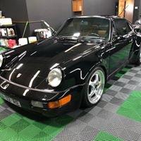 1991 Porsche 911 in for a full paint correction and application of our 5-year ceramic paint coating.