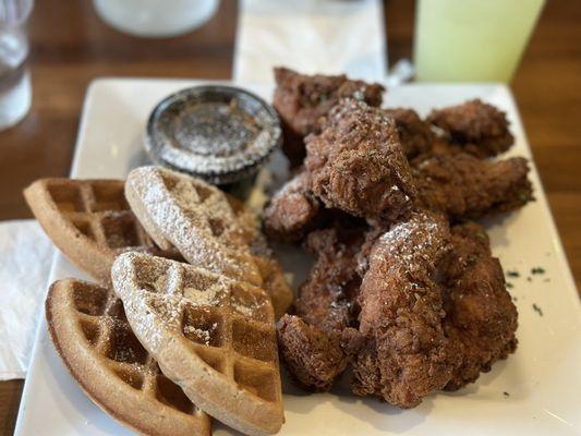 Chicken & Waffles w/ Spicy syrup