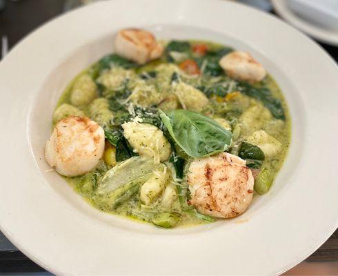 Scallop Potato Gnocchi with creamy pesto sauce