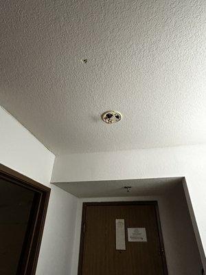 Smoke alarm missing