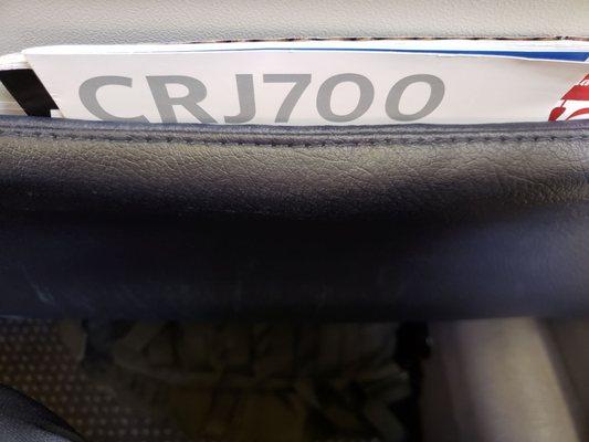 CRJ700