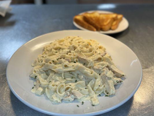 Creamy chicken Alfredo