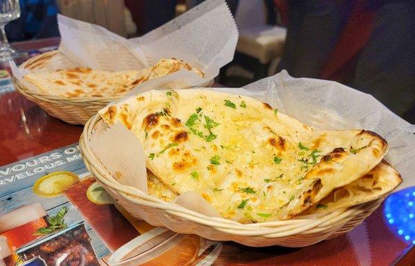 Garlic naan