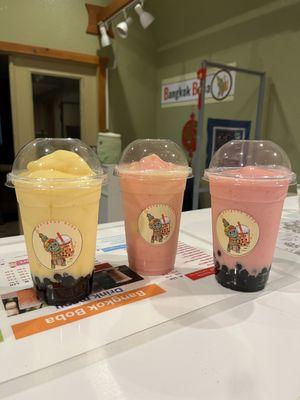 Mango Smoothie.
Strawberry Smoothie.
Mango & Strawberry Smoothie.