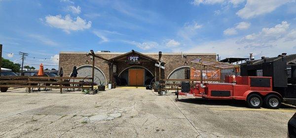 Front entrance to The Smokey Pit