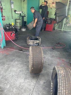 Latino's Best Tires