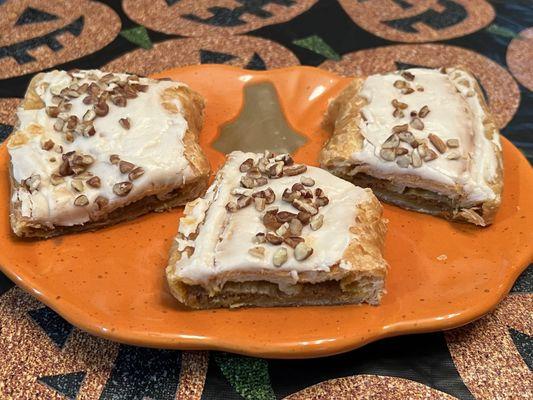 Pumpkin Caramel Kringle