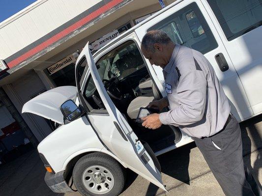 Our Master Mechanic doing some diagnostics. 

Did you know only 1 in 4 technicians know how to properly diagnose?