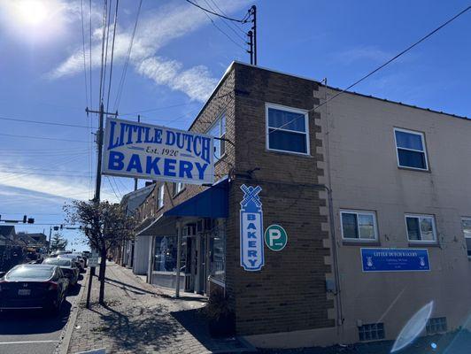 Little Dutch Bakery