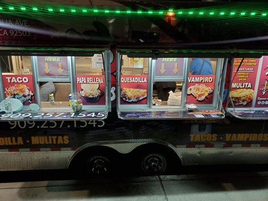 Lunch truck tonight! Nice looking truck