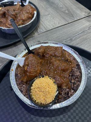 Waakye Rice and chicken + plantains (delicious plantains)