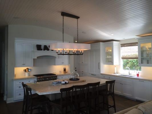 Under cabinet Light and chandelier