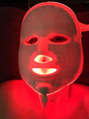 Skin Boutique LED face mask, a new option there