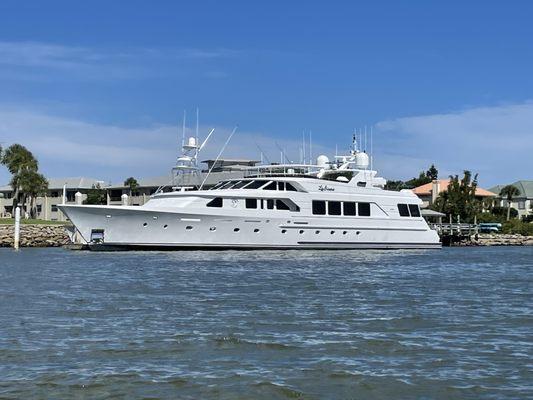 8.5 million dollars for this boat that was on the first season of "Below Deck"