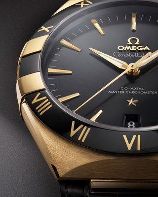 We are an authorized Omega dealer. The sun-brushed black dial of the sun-coloured Constellation in 18K yellow gold.