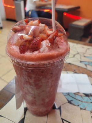 Raspado de fresh con lechera.