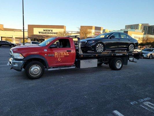 Call now for a roadside or towing service!