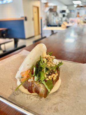 Braised pork belly bun