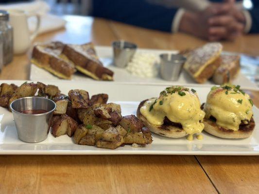 The green tomatoes Benny , the French toast and the breakfast potatoes .