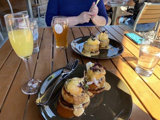 Mimosa and eggs Benedict