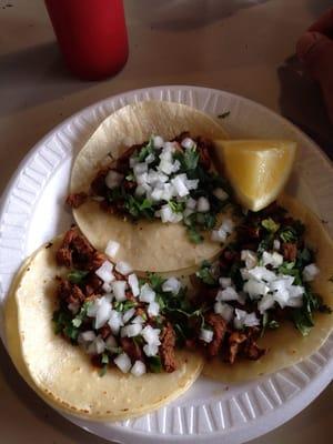 Tacos de carne asada