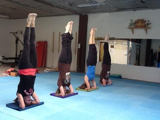 Salamba Sirsasana (head balance)