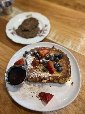 French toast and turkey sausage