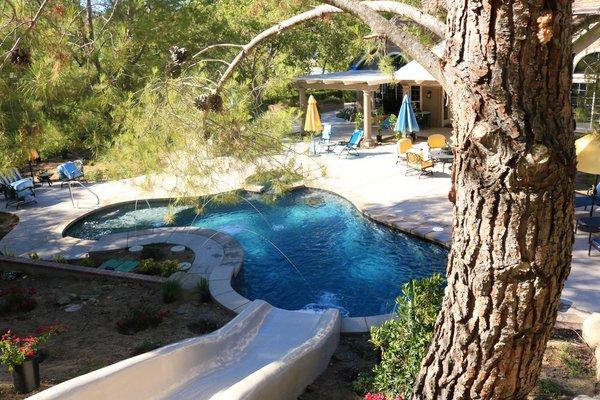 Slide Pool with Laminar Jets