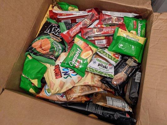 A delivery (NOT a subscription Snack Box) from Universal Yums 2021