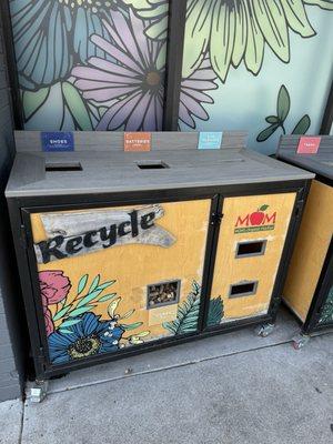 Recycling station