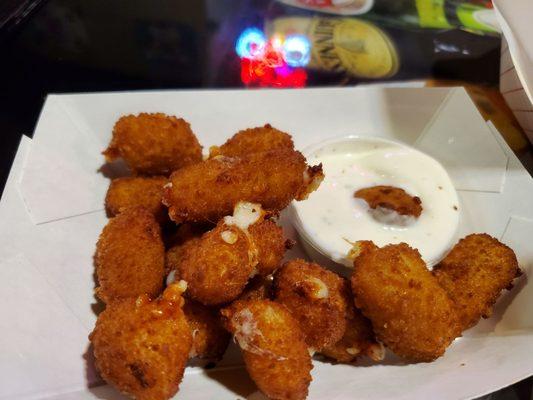 Spicy cheese curds