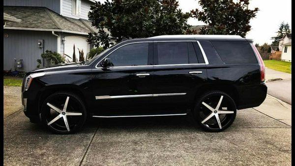 Cadillac Escalade 26" Lexani R4 Rims