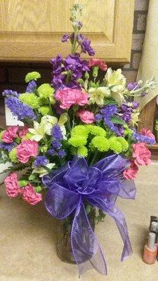 This is the beautiful arrangement that my sister received from Mildred's Florist!