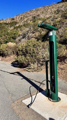 Bike tire pump station