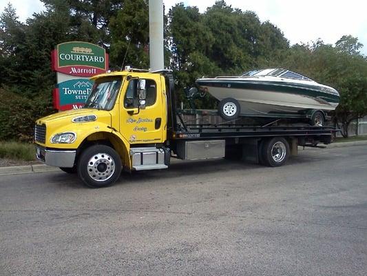 Towing in Huntley, Lake in the Hills, Carpentersville, Crystal Lake and more. Cars, trucks, boats. motorcycles and more.