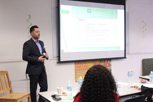 Tom was invited as a guest speaker by Lighthouse Realty Group to talk about credit importance during mortgage process.