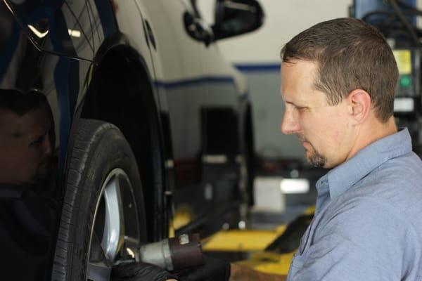 Certified Acura Technicians at Acura of Gainesville 3435 N Main Street, Gainesville, FL 32609 (352) 373-0300