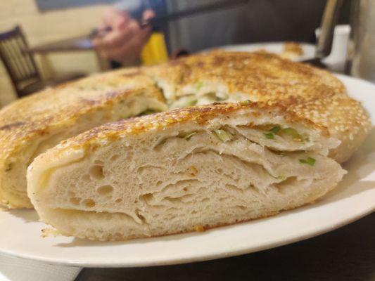 The pan-fried sesame cake was so fluffy& layered well.