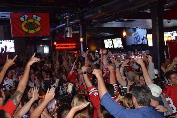 Chicago Blackhawks win the Stanley Cup at Thirsty Nickel