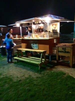 Gus' Empanadas food truck