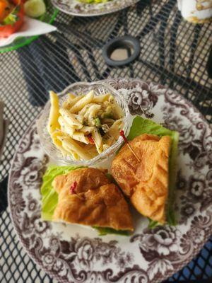 Plot Chicken with pasta salad