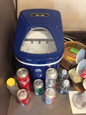 Little ice machine for an ice cold drink