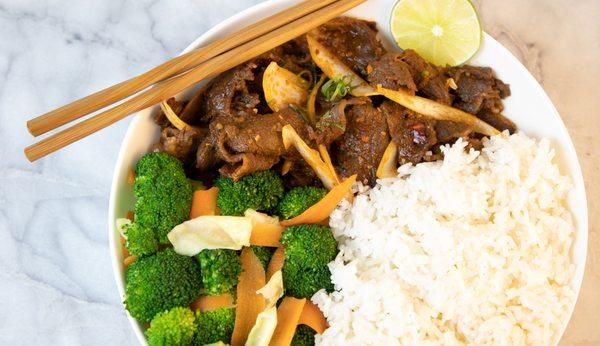 Spicy Beef served with Jasmin rice and Steamed Veggies