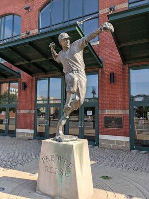 Statue of Pee Wee Reese, Louisville