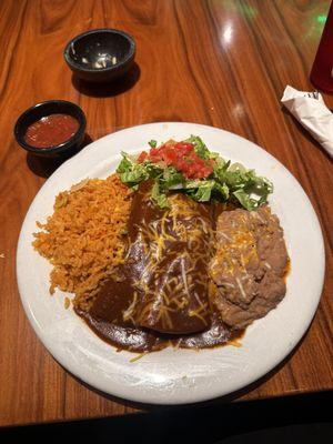 Mole enchilada