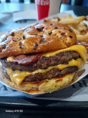 Mad mac's burger