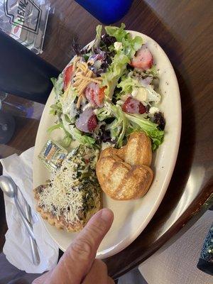 Lunch spinach quiche with strawberry salad