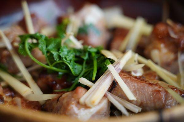 Lemongrass Baked Pork Ribs Hot Pot 香茅焗排骨煲(L) $22.99